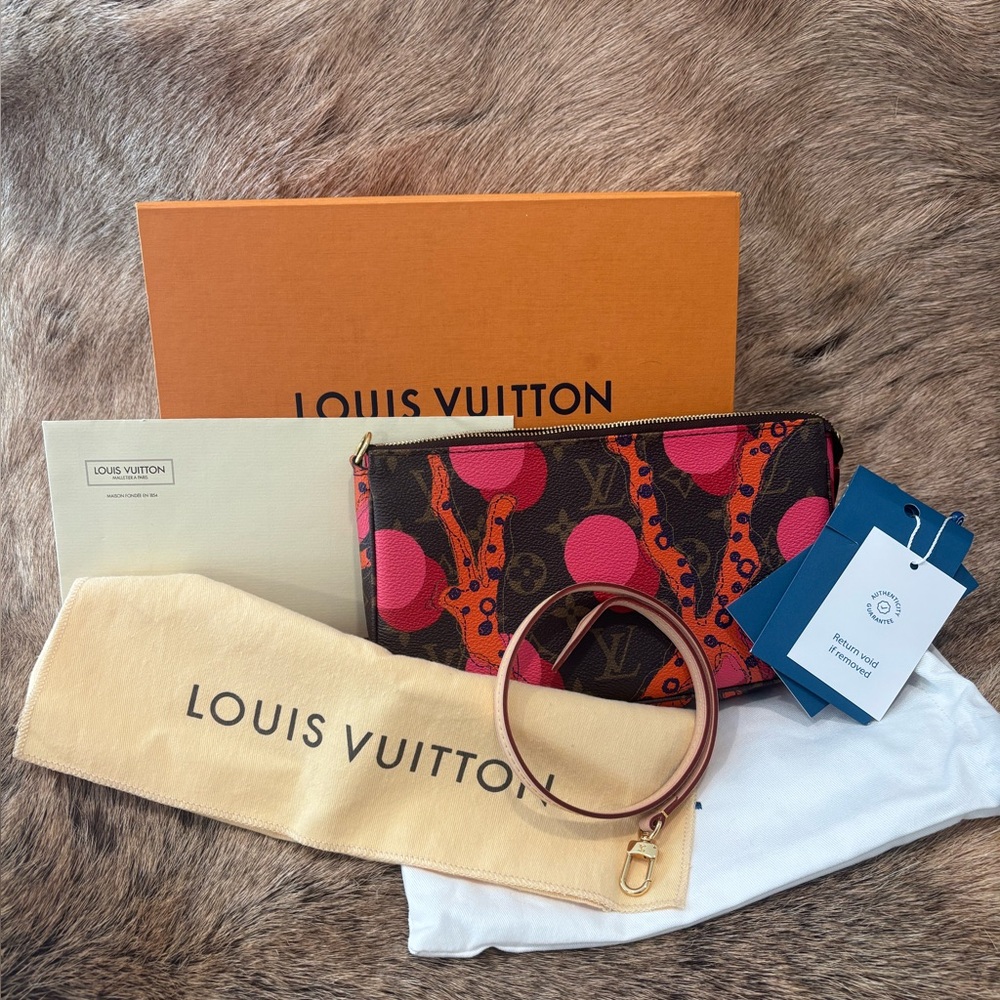 Louis Vuitton Monogram pochette Ramages limited edition